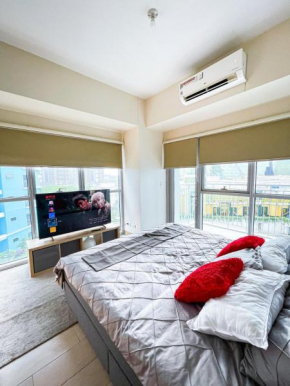Luxury 2BR Corner near Solaire & Okada II Sunset